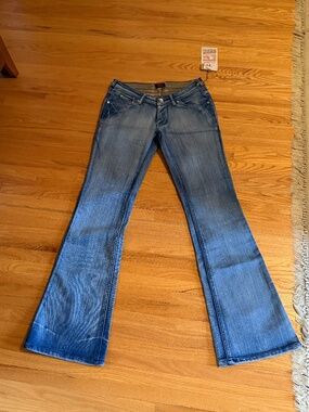 Beverly Hill Jeans with embroidered pockets - size 30